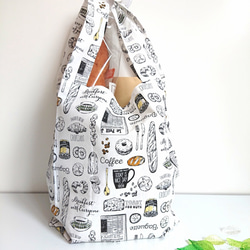 コンビニ袋型エコバッグ -Ｍ- (ホワイト/パン&コーヒー) 2枚目の画像