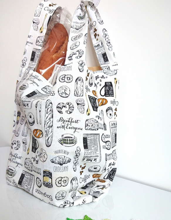 コンビニ袋型エコバッグ -Ｍ- (ホワイト/パン&コーヒー) 5枚目の画像