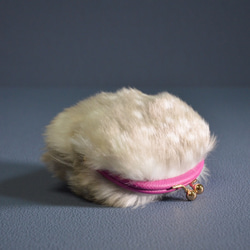 [限時1分]蓬鬆的生態毛皮（小鹿斑比）底座粉色皮革包裹的gamaguchi小袋灰色S尺寸 第2張的照片
