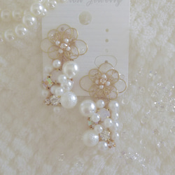 【Creema限定クリスマス2021】Flower long pearl earring 4枚目の画像