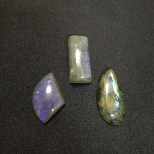 ラブラドライト 3点 ラブラドライト原石 ー 三宝堂オンラインショップ