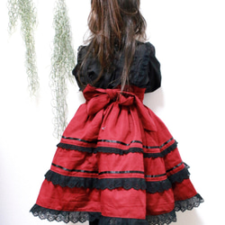 酒紅色連衣裙+黑色襯衫*套裝 第7張的照片