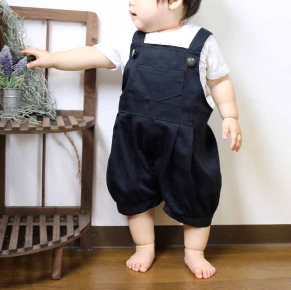 ぷっくりシルエットのサロペット×かぼちゃパンツ＊ブラックツイル 1枚目の画像