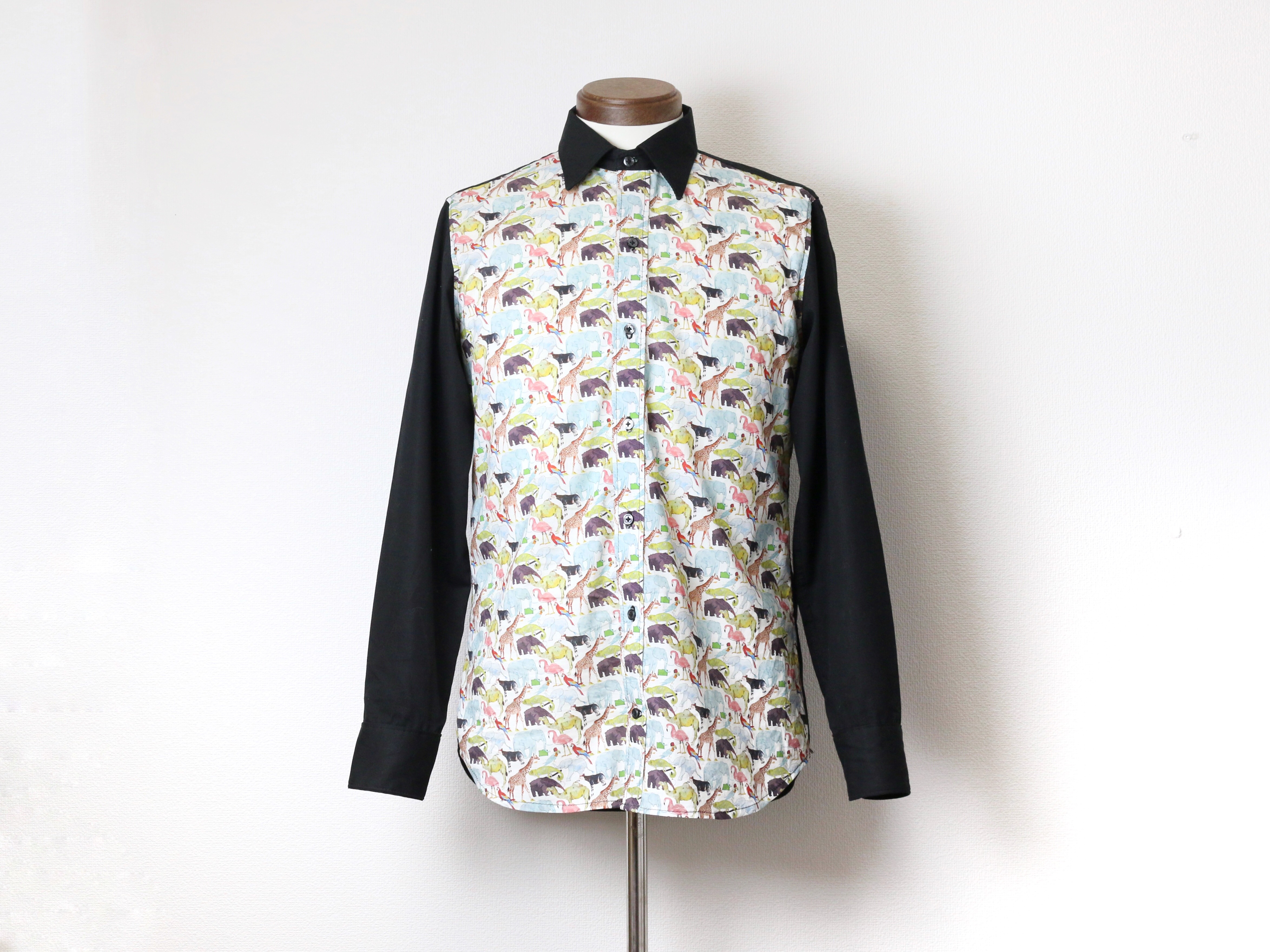 リバティQueue for the Zooメンズシャツ