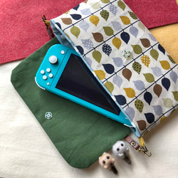 Nintendo switch(携帯モード)& switchliteサイズミニバッグ×くるみボタンねこと葉っぱ 4枚目の画像