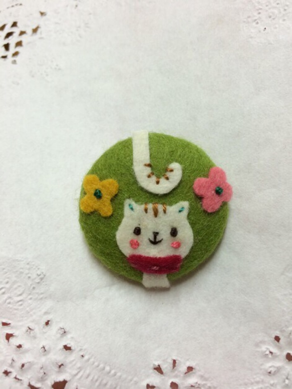 くるみボタン オーダー受付専用ページ]フェルト 刺繍 ブローチ 【公式