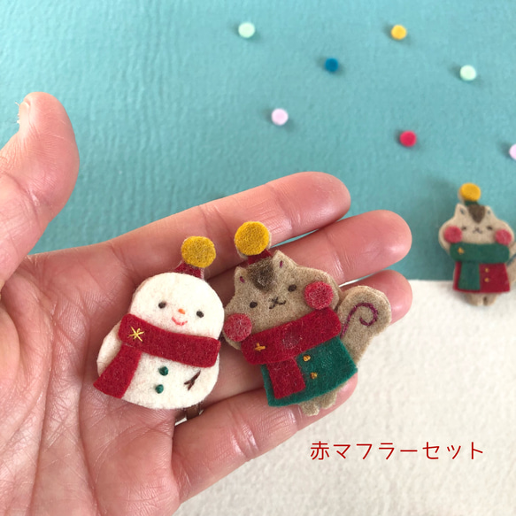 クリスマスリス&雪だるまブローチ 2枚目の画像