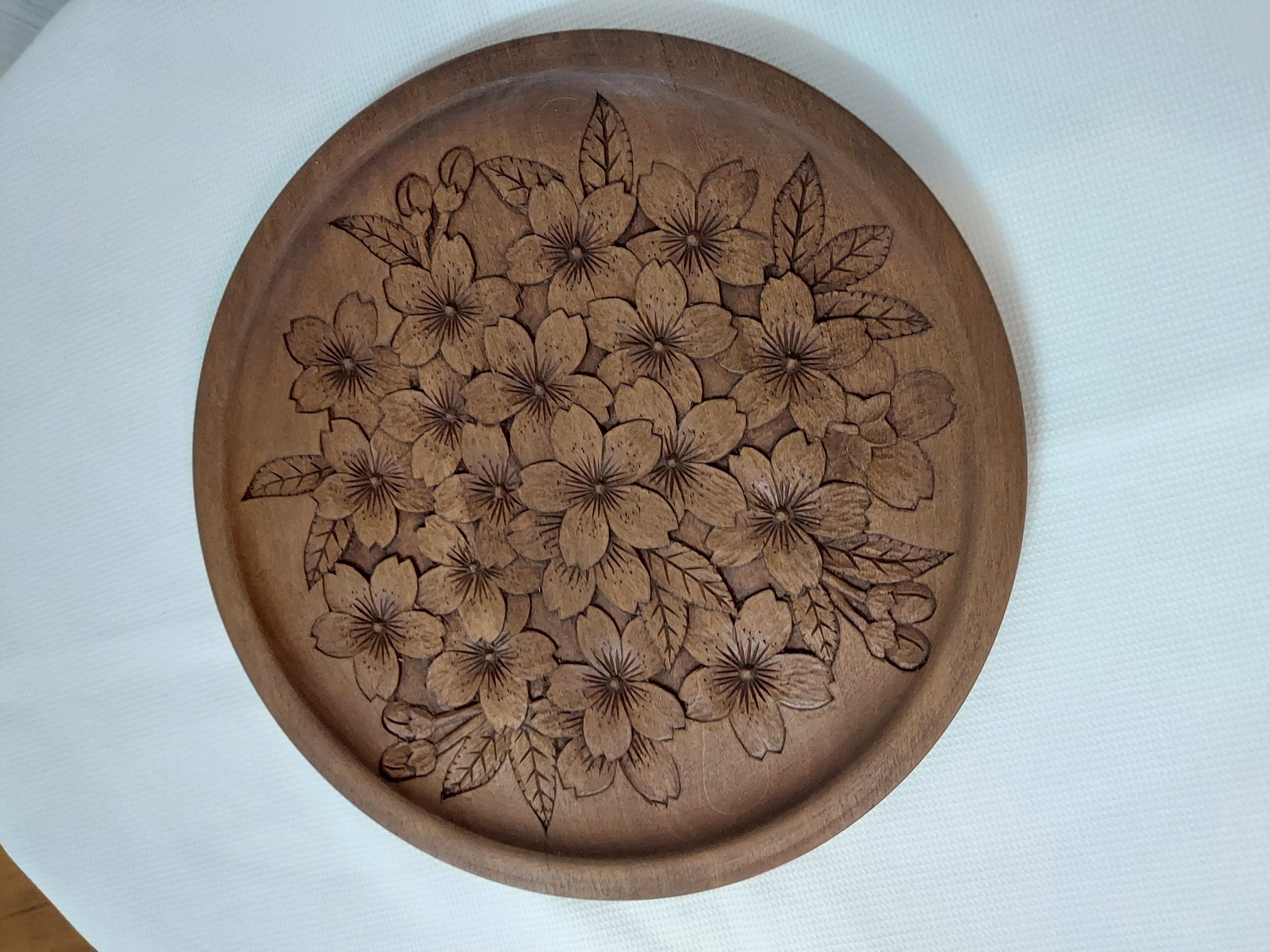 古民具 お盆 酒器 角盆 無垢材 桜文様彫刻 木製 古道具 膳 いい木味の木地盆