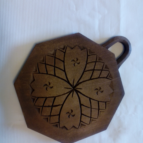 鍋敷き ハンドメイド 木彫 - メルカリ
