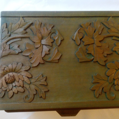 木彫りひきだし 木製彫刻収納棚 引き出し2つ