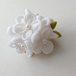 つまみ細工紫陽花(白)ブローチ&髪飾り 3枚目の画像