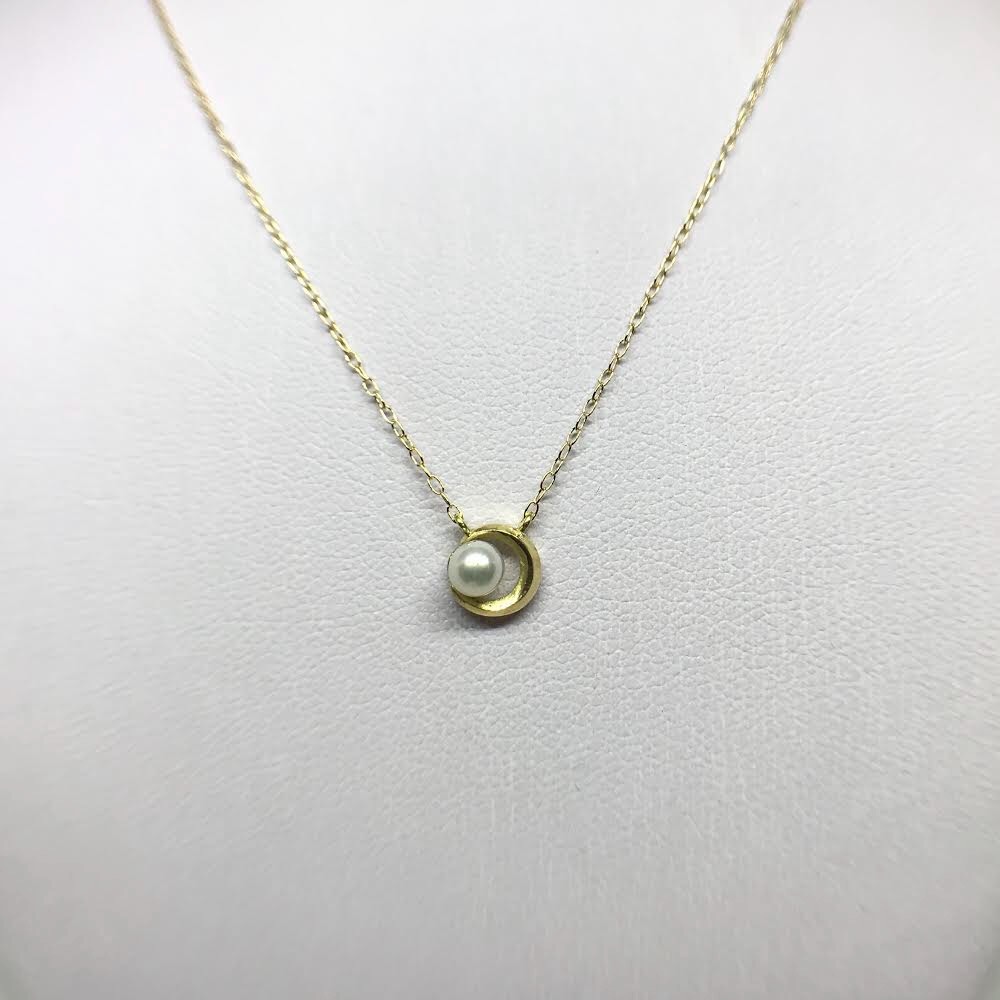 K18YG（イエローゴールド）あこやパールとお月さまネックス