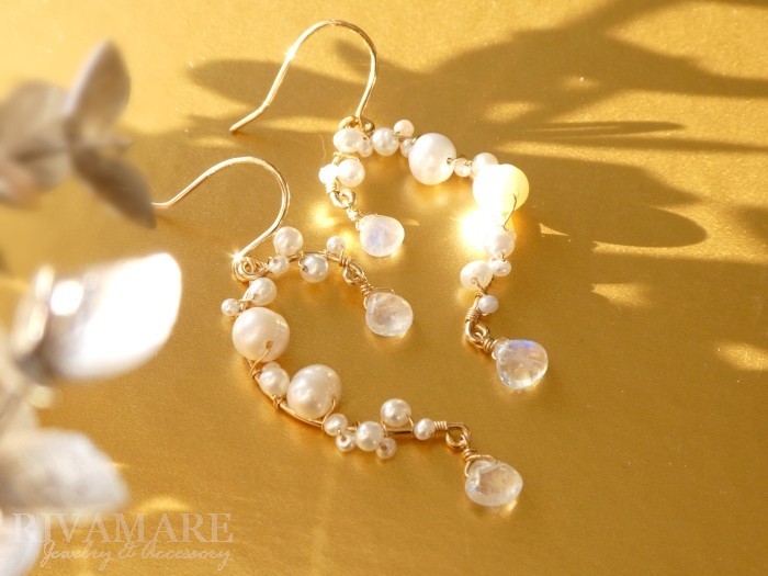 「6月のムーンナイト・セレナーデ」淡水バロックパール ケシパール レインボームーンストーン 淡水真珠 ピアス