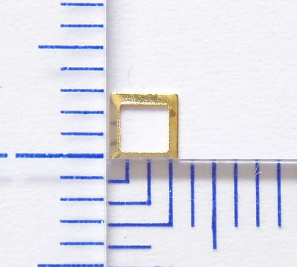 20枚セット ゴールド 中抜きスクエアメタルフレーム 3枚目の画像