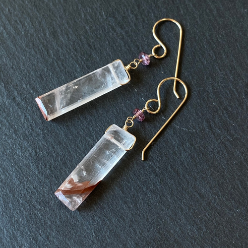 マニカラン水晶と小粒天然石のピアス マニカラン水晶と小粒天然石のピアス