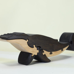 ザトウクジラの木製パズル 2枚目の画像