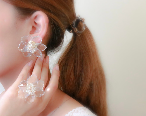 透明花デザインリング 透明花デザインリング