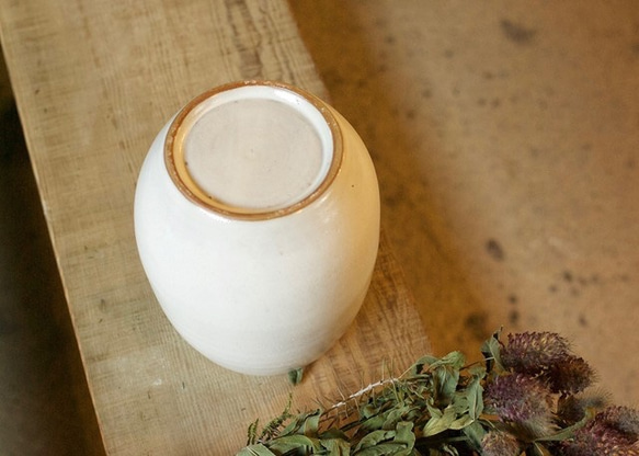 陶器の花瓶（白/a） 2枚目の画像