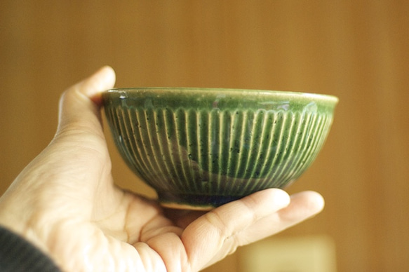 お茶碗（緑/鎬） 3枚目の画像