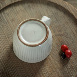 白釉コーヒーカップ（鎬） 3枚目の画像
