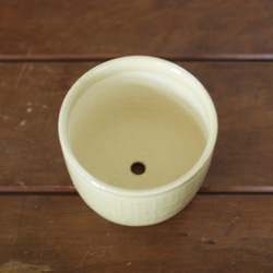 白橡釉　植木鉢(鎬) 2枚目の画像