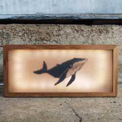 手繪老玻璃座頭鯨柚木燈箱 第2張的照片