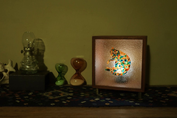 手繪銀霞玻璃貓咪燈箱 夜燈 擺飾燈 原創設計(客製化動物,寵物) 第3張的照片
