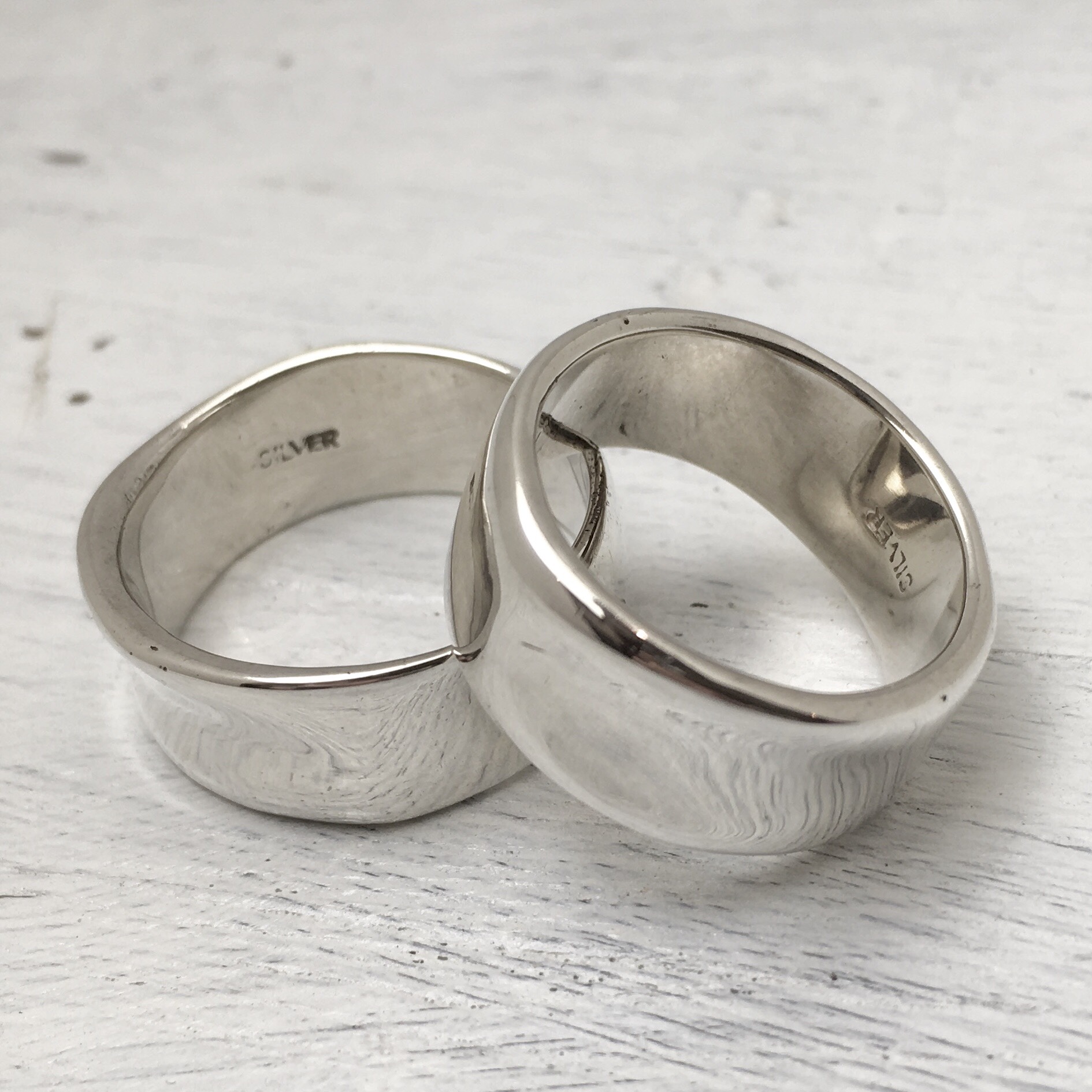幅広平打ちに一部凹みがあるペアリング / silver925 / src2211 / ケンジハウス