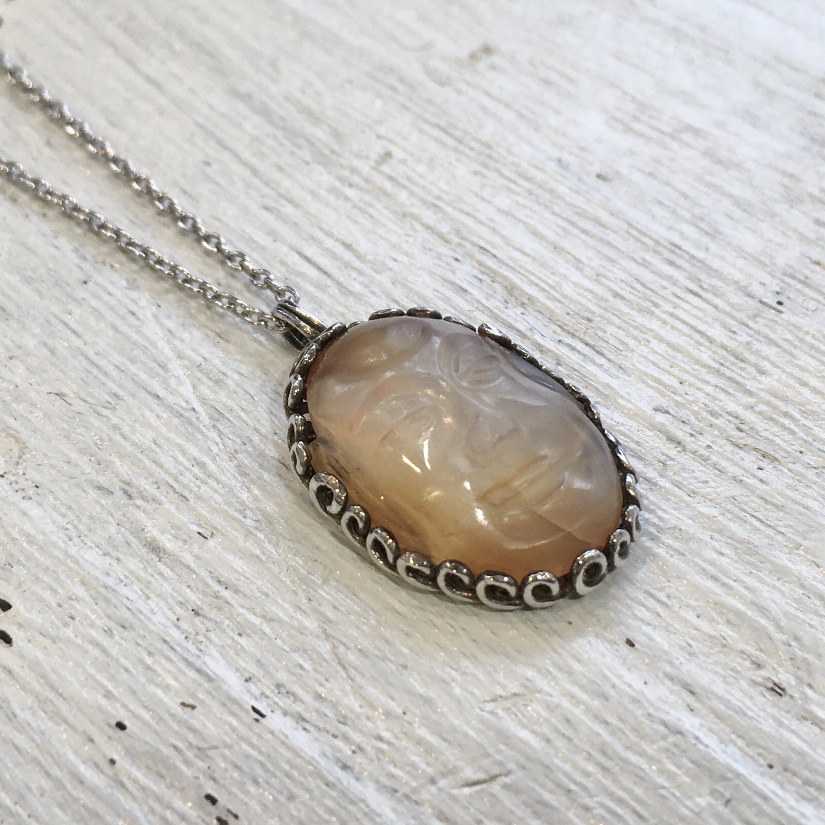 “ありがたい仏様の彫られたメノウペンダント”一点物silver925