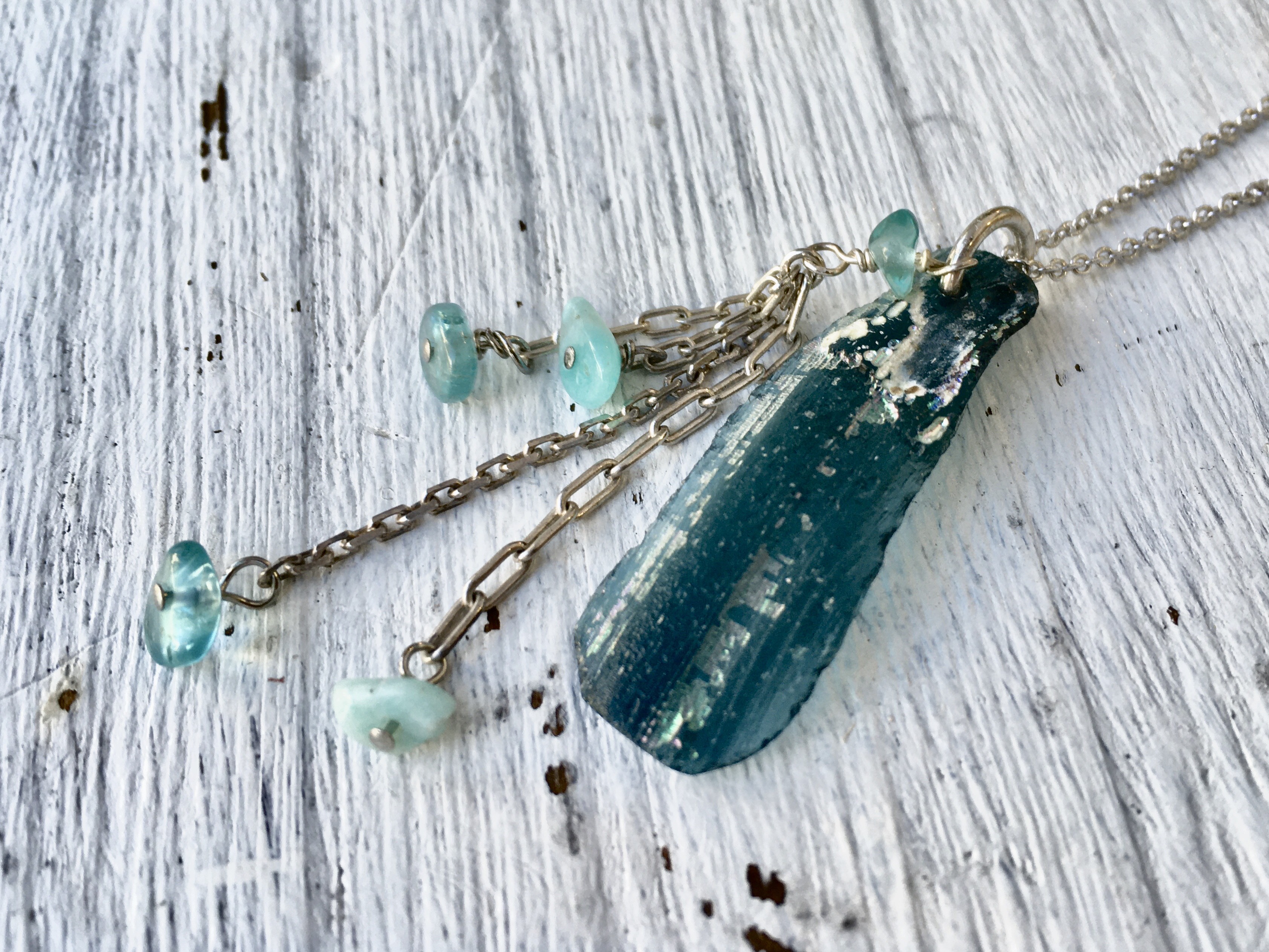 “細長いローマングラス”一点物ペンダントNo.00194934