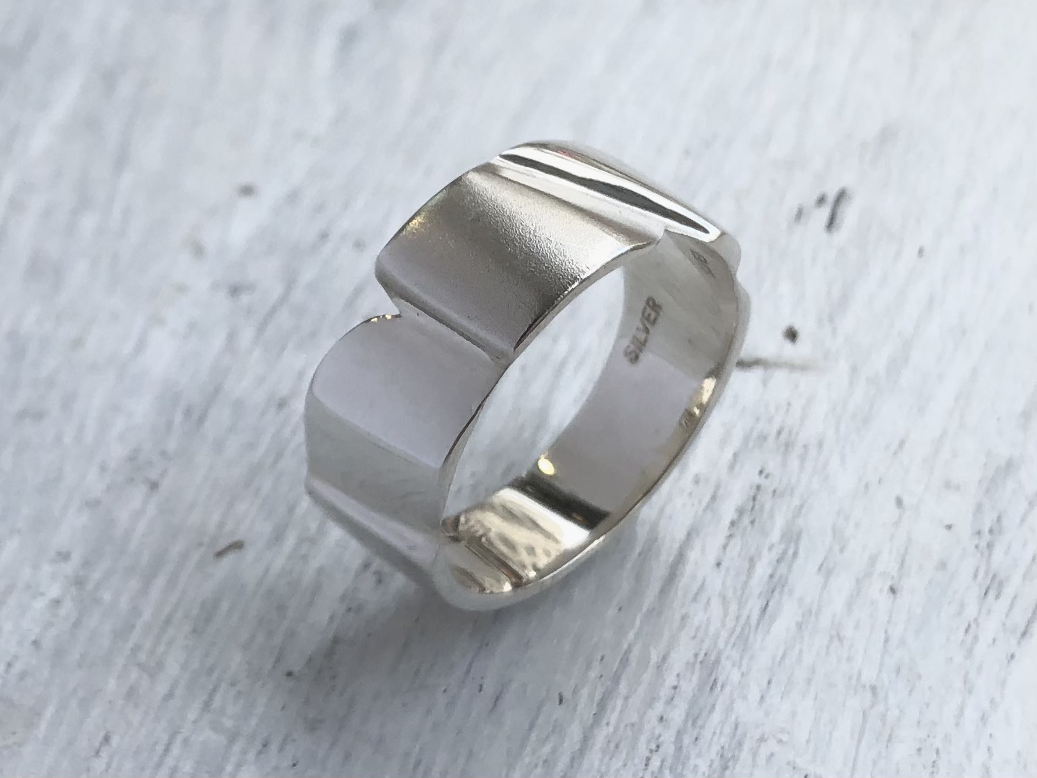 ”段差のある幅広リング“silver925 src195