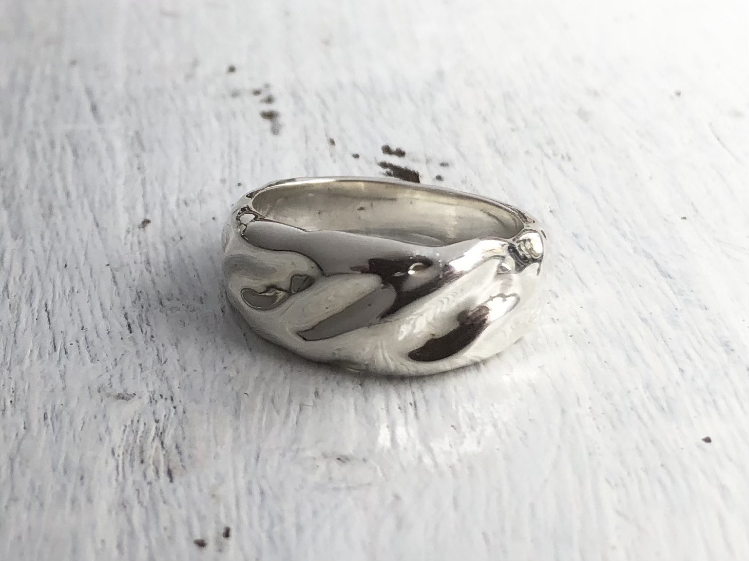 ”月形甲丸をデコボコにしたようなリング“silver925 src318