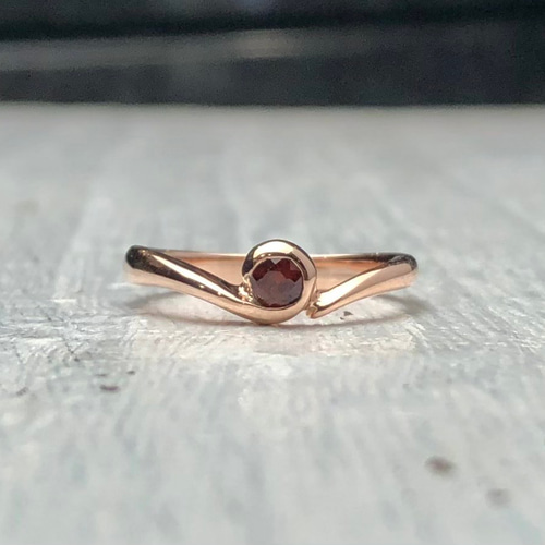 K5ピンクゴールド/選べる誕生石/ V字に一粒リング/ src2710 指輪 
