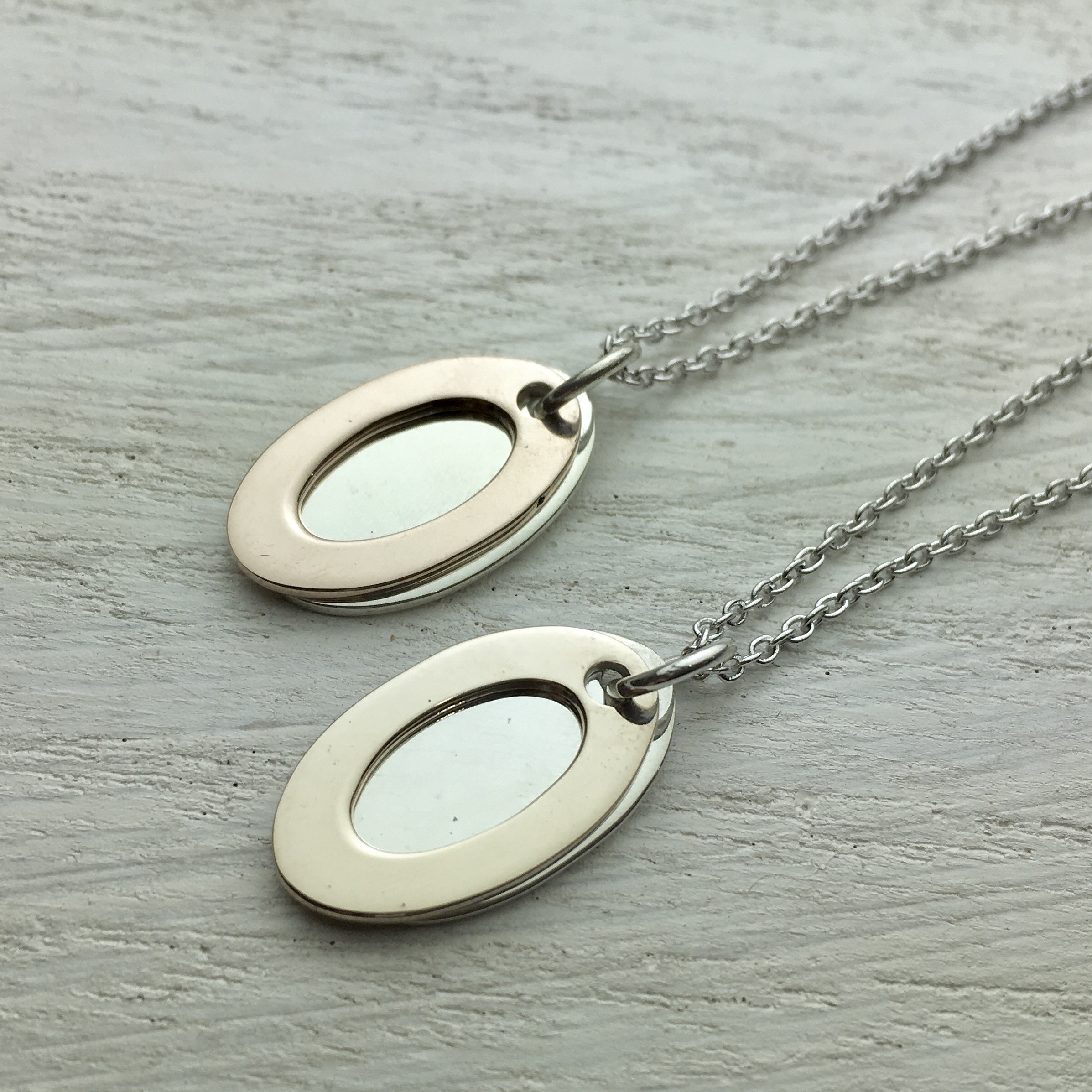 silver×gold 楕円のプレートを2枚重ねた / ペアペンダント / B506507 / ケンジハウス