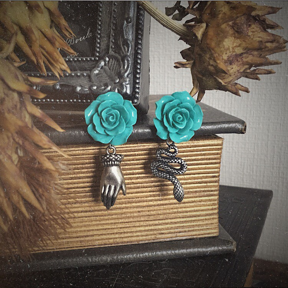 Blue rose pierced 1枚目の画像
