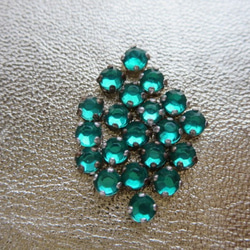 *♥Vintage Austrian Crystal Sew On Soft Emerald Green 10pcs♥* 2枚目の画像