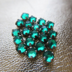 *♥Vintage Austrian Crystal Sew On Soft Emerald Green 10pcs♥* 3枚目の画像
