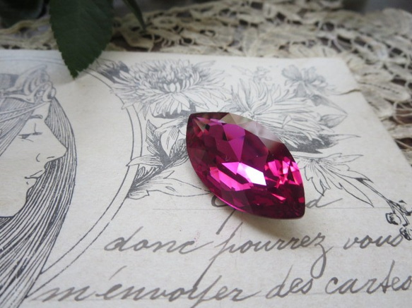 *♥Swarovski Crystal Stone 4227 Navette Fuchsia 32X17mm♥* 2枚目の画像