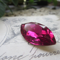 *♥Swarovski Crystal Stone 4227 Navette Fuchsia 32X17mm♥* 3枚目の画像