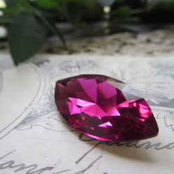 *♥Swarovski Crystal Stone 4227 Navette Fuchsia 32X17mm♥* 1枚目の画像