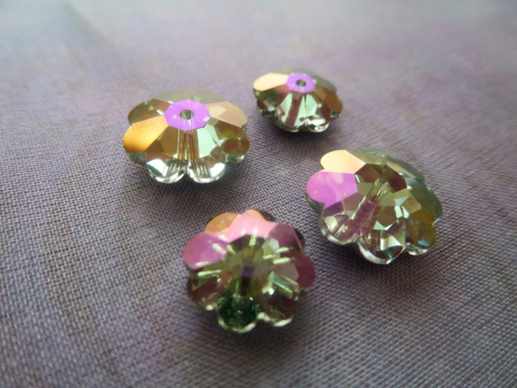 *♥Swarovski Crystal #3700 Margarita Sew-On Stones Celadon♥* 1枚目の画像