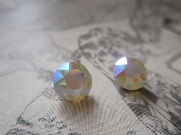 *♥Swarovski Crystal Art1088  39ss White Opal AB 2pcs♥* 1枚目の画像