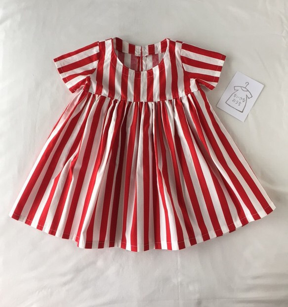 高品質の人気 赤×白ストライプフレアーワンピース size90〜 子供服 ちいさな ワンピース