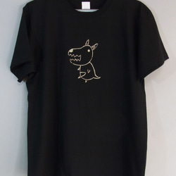 ＜犬じゃないよ「カンガルー。」＞手でペイントされたシンプルなＴシャツ。「受注生産」Unisex 6枚目の画像