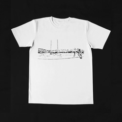 試合が終わった＜ラグビー場-＞　-手でペイントされたシンプルなＴシャツ。「受注生産」Unisex 1枚目の画像