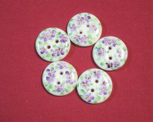 手描き上絵付♡磁器ボタン(2㎝)紫 1枚目の画像