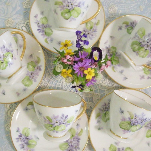 ♡スミレ5客セット（ソーサー径15㎝/カップ径8.5㎝/容量200