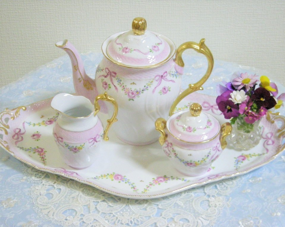 手描♡Services & Sets(小花スカラップ＋リボン）デミタス5客/クリーマー・シュガー/ポット/アンダートレイ