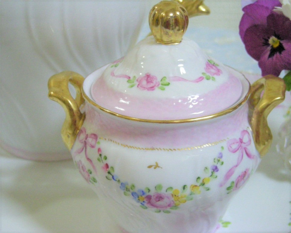 手描♡Services & Sets(小花スカラップ＋リボン）デミタス5客/クリーマー・シュガー/ポット/アンダートレイ