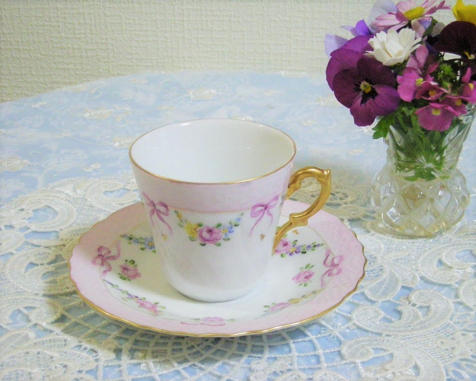 手描♡Services & Sets(小花スカラップ＋リボン）デミタス5客/クリーマー・シュガー/ポット/アンダートレイ